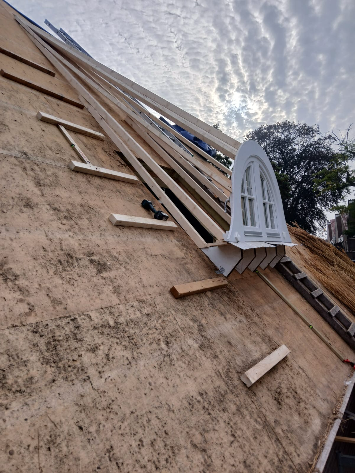 Dakconstructie voor riet op panlatten